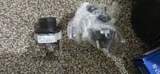 Allen-Bradley 800H-JR2A 30.5 mm knob selector switch
