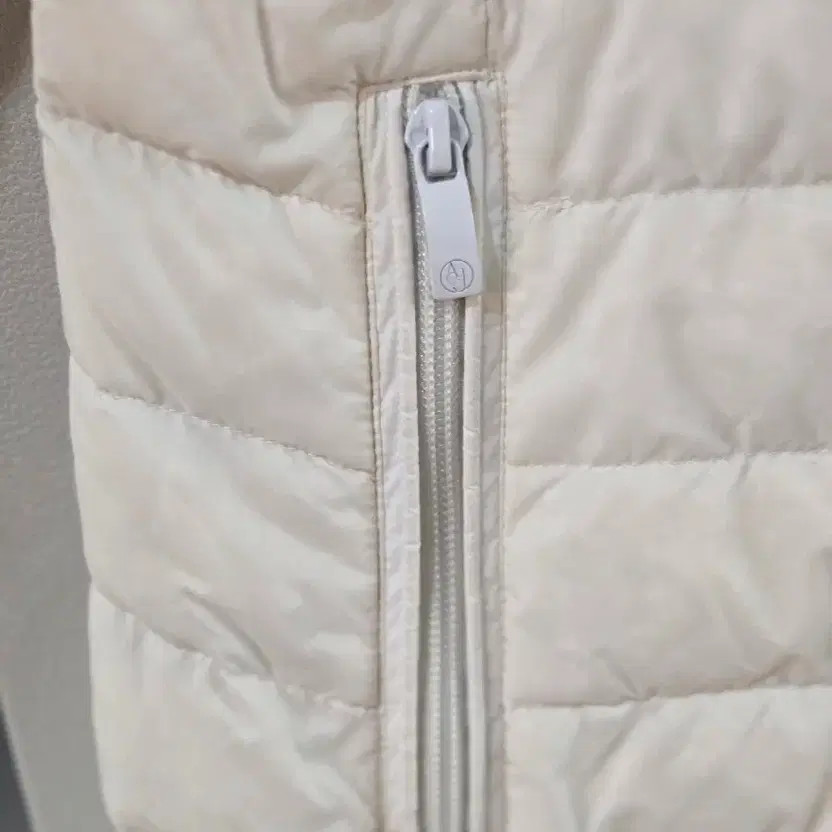 Armani Jeans Lightweight Padding Jacket, Size 55 - image 8