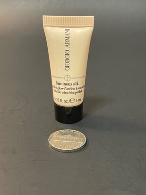 GIORGIO ARMANI  LUMINOUS SILK  FOUNDATION .16 fl oz / Larger Deluxe Samples