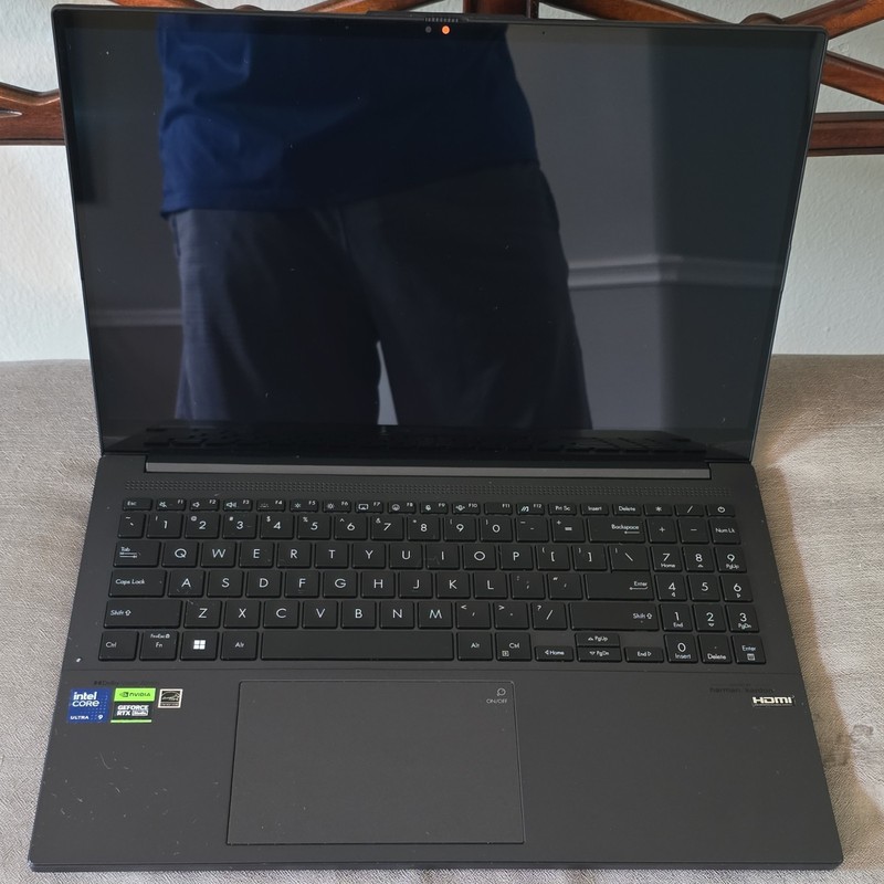 ASUS Q543M 15.6" Laptop Core Ultra 9 RTX 4050 16GB 1TB SSD Black