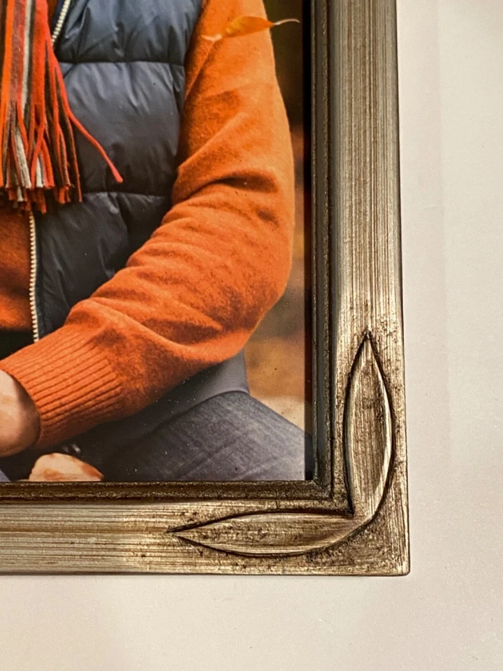 Галерея зеленых деревьев 8 x 10 дюймов серебристая матовая с бронзовым листом в угловой раме для картин - Изображение 3 из 4