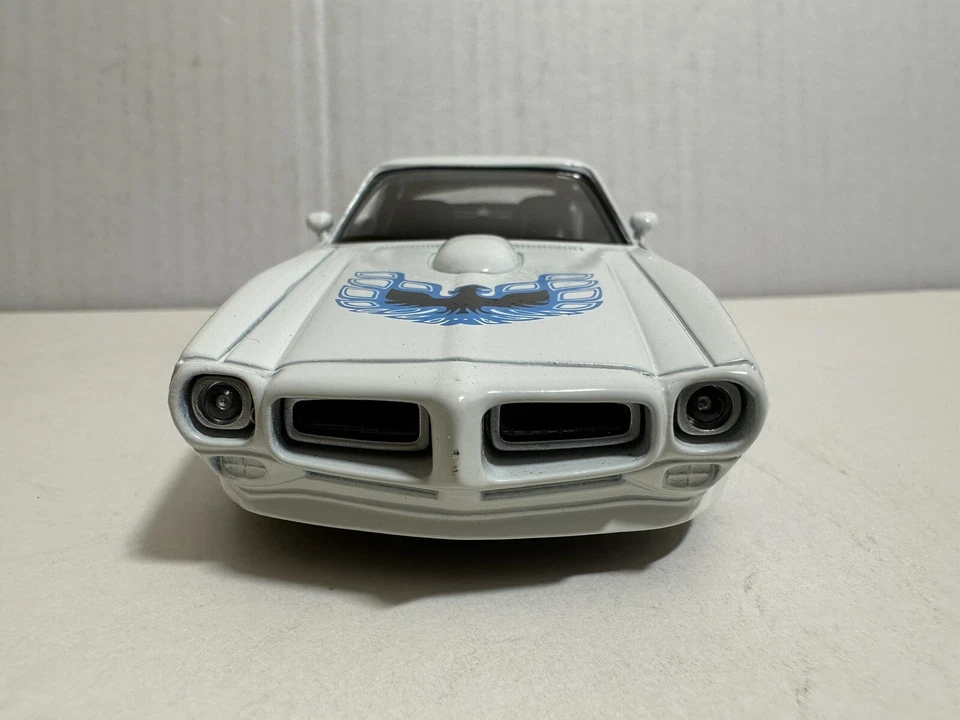 NEWRAY 1973 PONTIAC FIREBIRD TRANS AM WHITE 1:32 MODEL PULL BACK 6" NEW NO BOX - Image 2 of 4