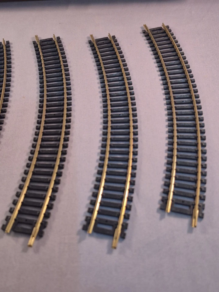 Tyco HO Scale Electric Train Track Lot Of 4 Curve Pieces Original Box & 1 Atlas - Image 2 of 4