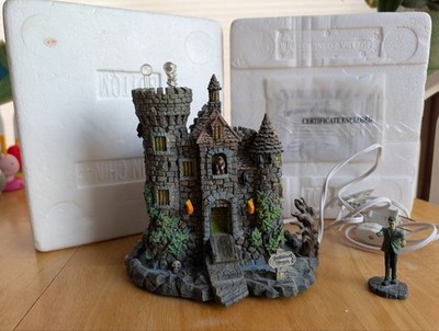 Hawthorne Village, Universal Monsters, Frankenstein's Castle, Original Pkg, COA