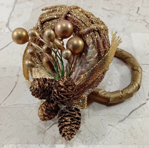 Napkin Rings Set of 4 GOLDEN WREATH Pinecones Glitter VTG 90s 1990s NIP NOS