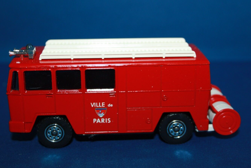 BERLIET GAK 17 FOURGON PARIS POMPIERS FIRE ENGINE - ?1/50 scale by SOLIDO 375 - Picture 3 of 6