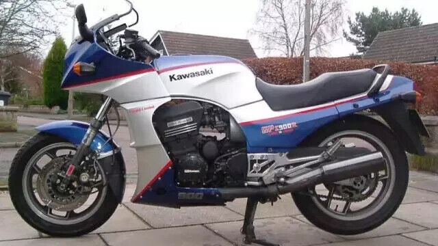 1985 Kawasaki ZX900 A2 GPz900 Ninja Complete Decals Pin