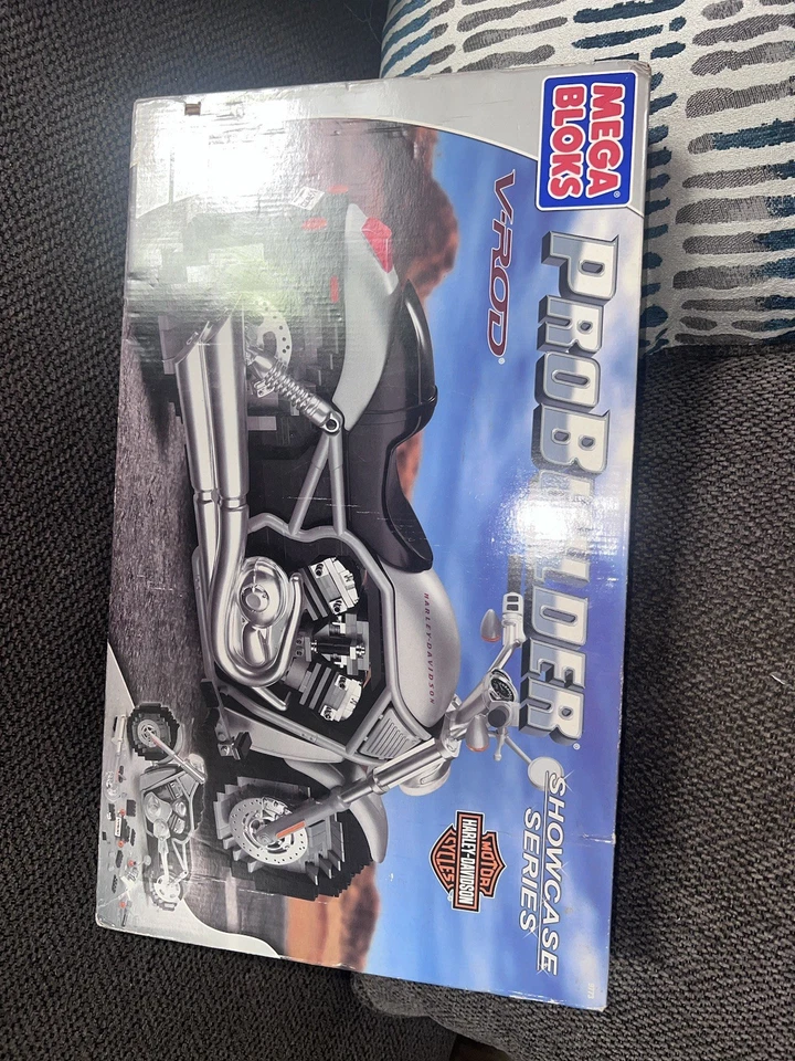 Mega Bloks 9773 HARLEY DAVIDSON V-ROD Pro Builder Set Sealed  - Image 3 of 4