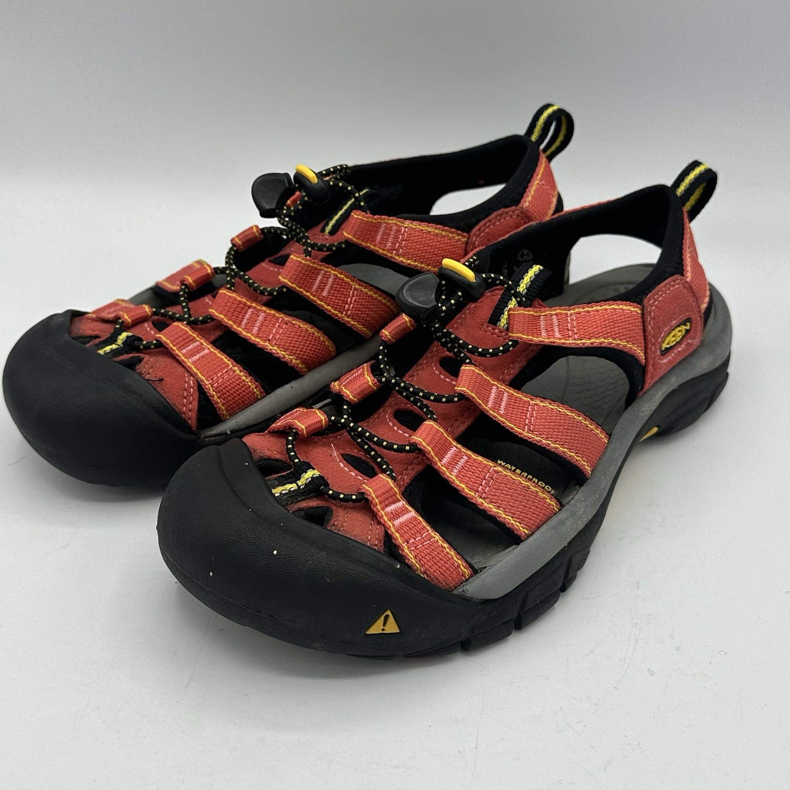 Sandali KEEN taglia M7 W8 8 5 unisex escursionismo fiume outdoor rosso barbabietola