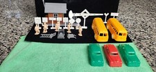Plasticville O scale cars+busses, guard shack...