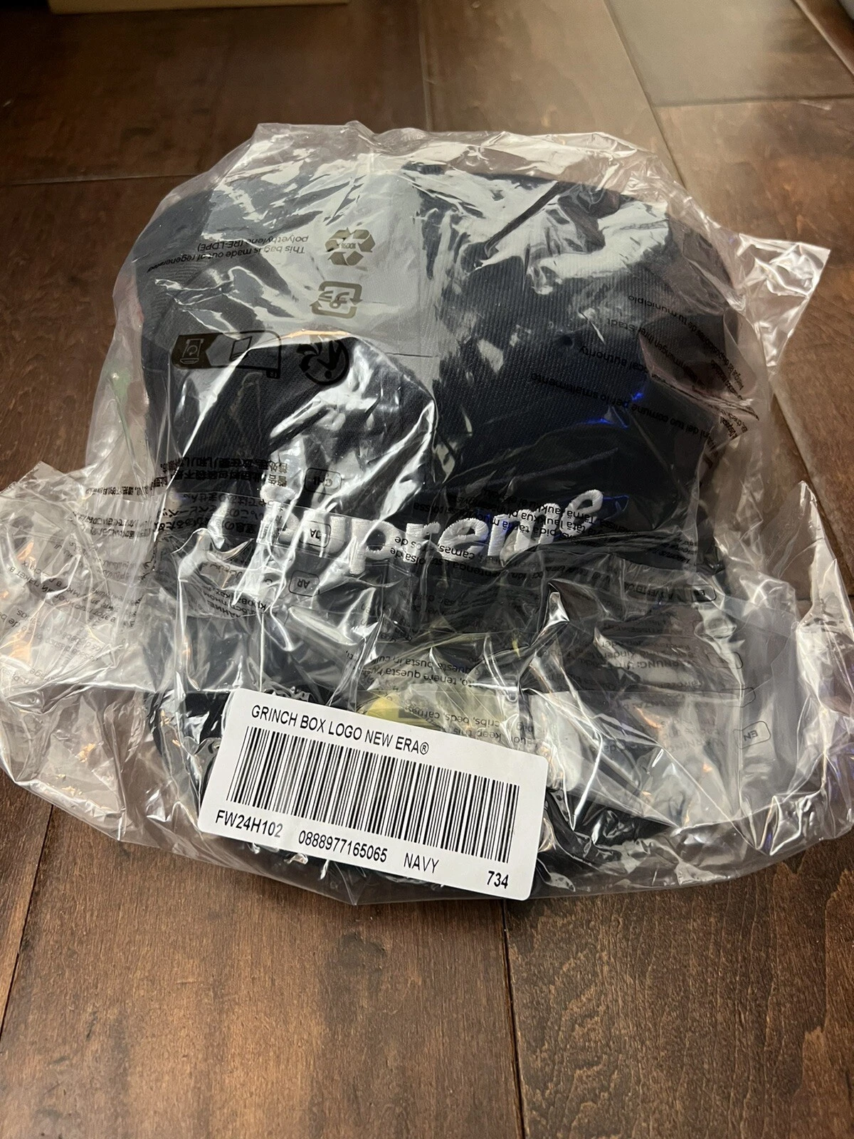 Casquette ajustée bleu Supreme FW24 Grinch Box logo New Era 7 3/4 neuve EN MAIN