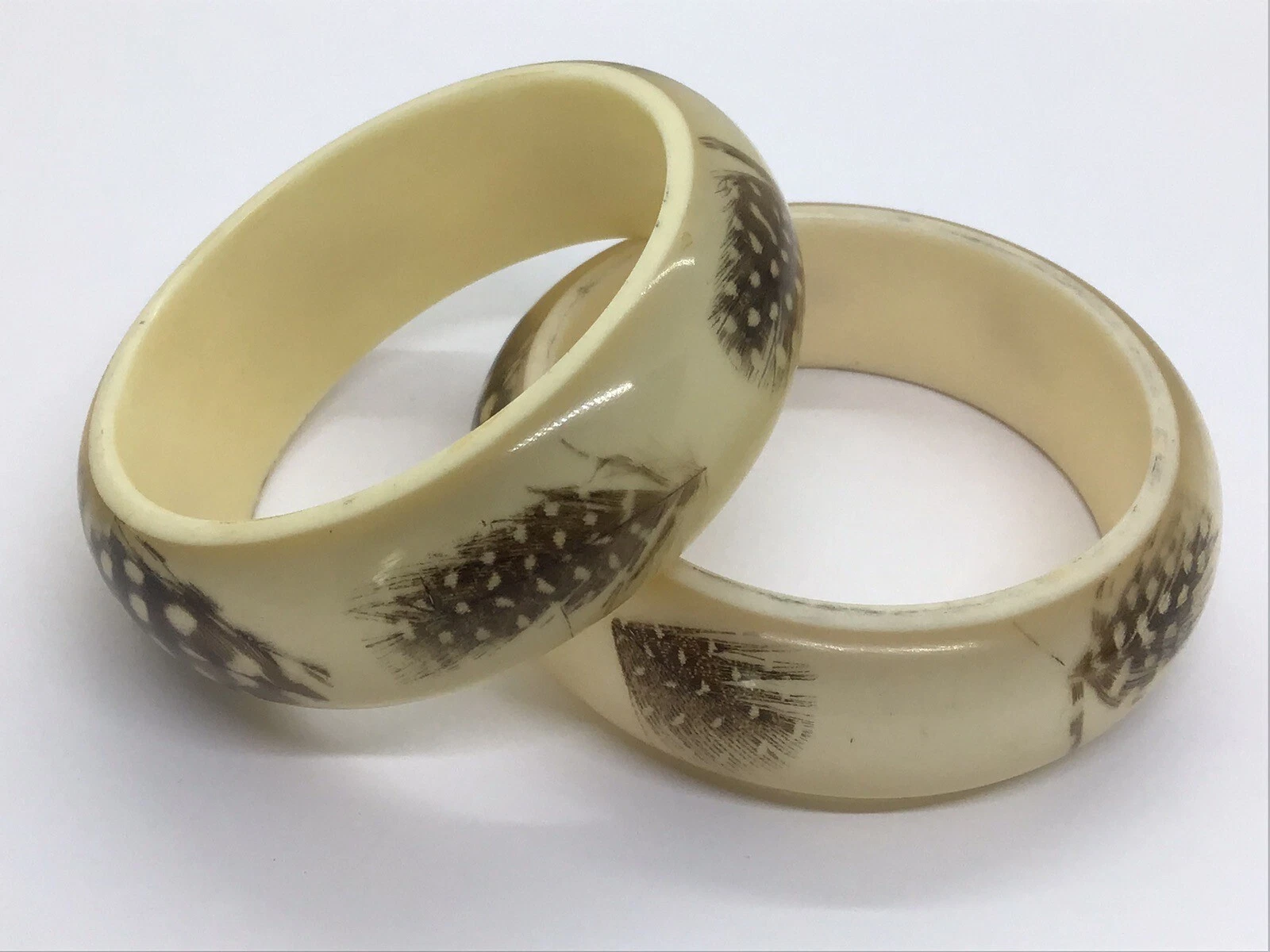 OFF WHITE Set Bracciale Braccialetto Retro VINTAGE 2 Piume Involucro Lucite Bianco Lotto anni '50 '60