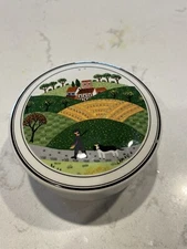 Villeroy & Boch Trinket Box Naif Country Farm Scene 4"W x 2" H