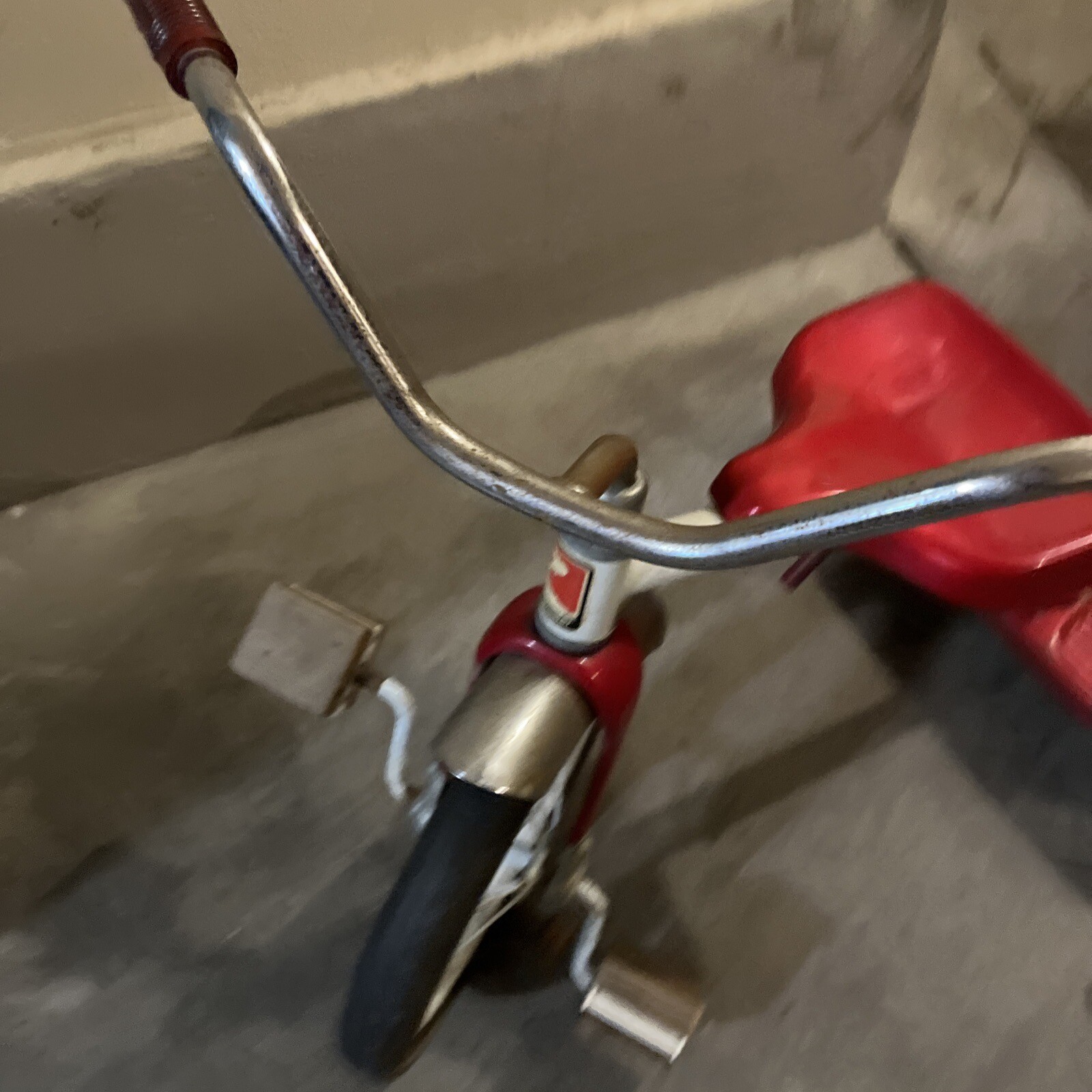 Vintage Roadmaster Tricycle for Kids, Red And White, 25" tall handlebar