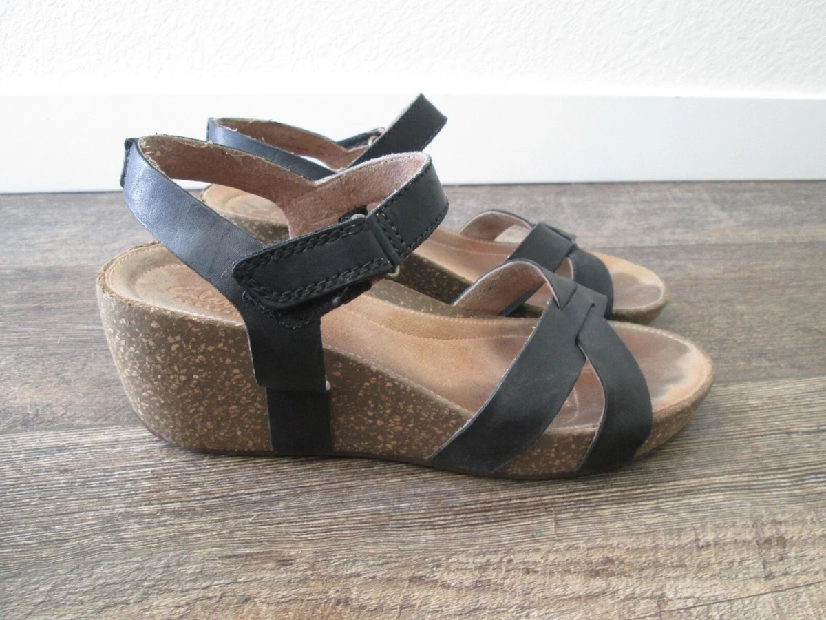 Clarks artisan wedge shoes top