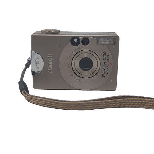 Canon Ixus 700 7.1MP Digital Elph Camera with 3x Optical Zoom | eBay