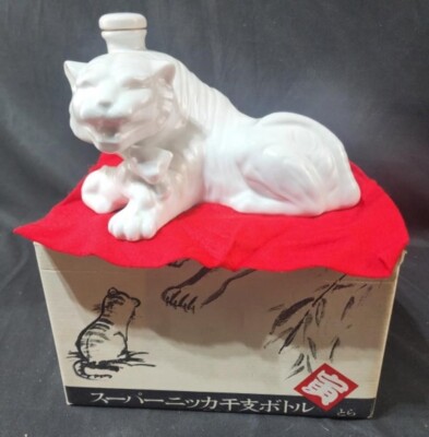 [V] Super Nikka Zodiac Bottle Tiger Arita-yaki Pottery 500ml Whisky Empty