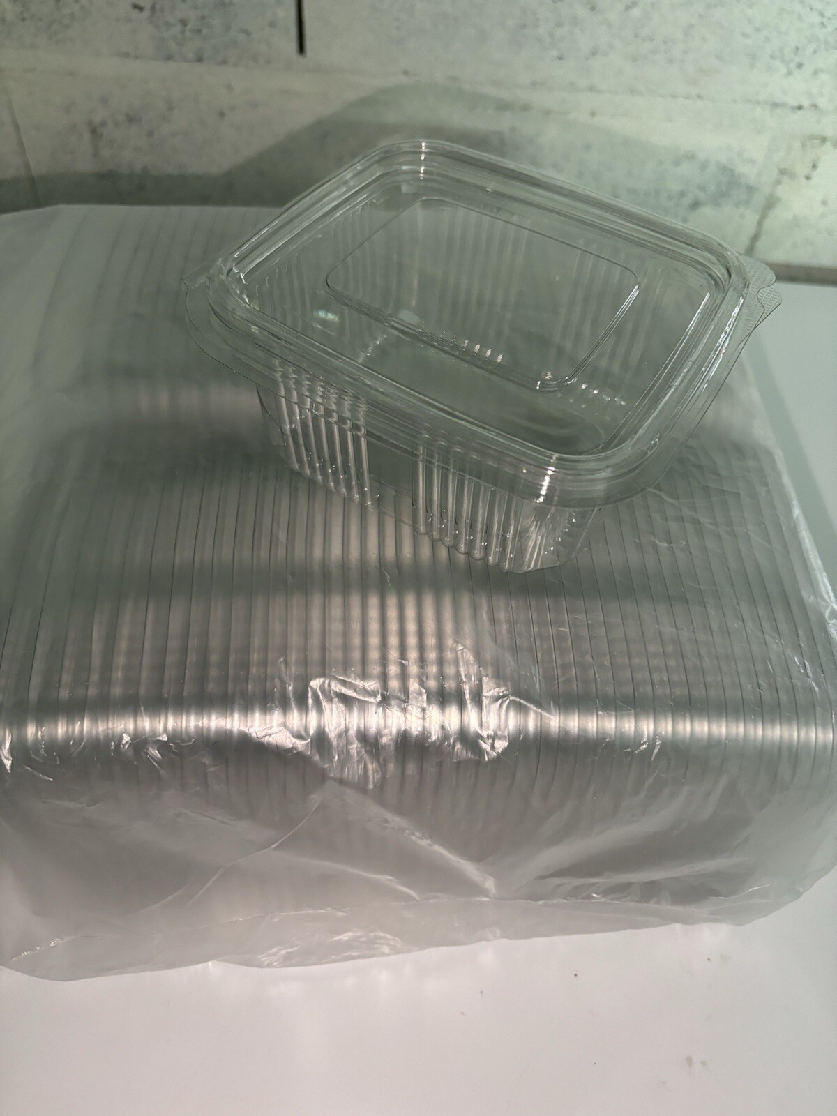 Boites plastique hermétiques avec clips pour conserver les aliments frais