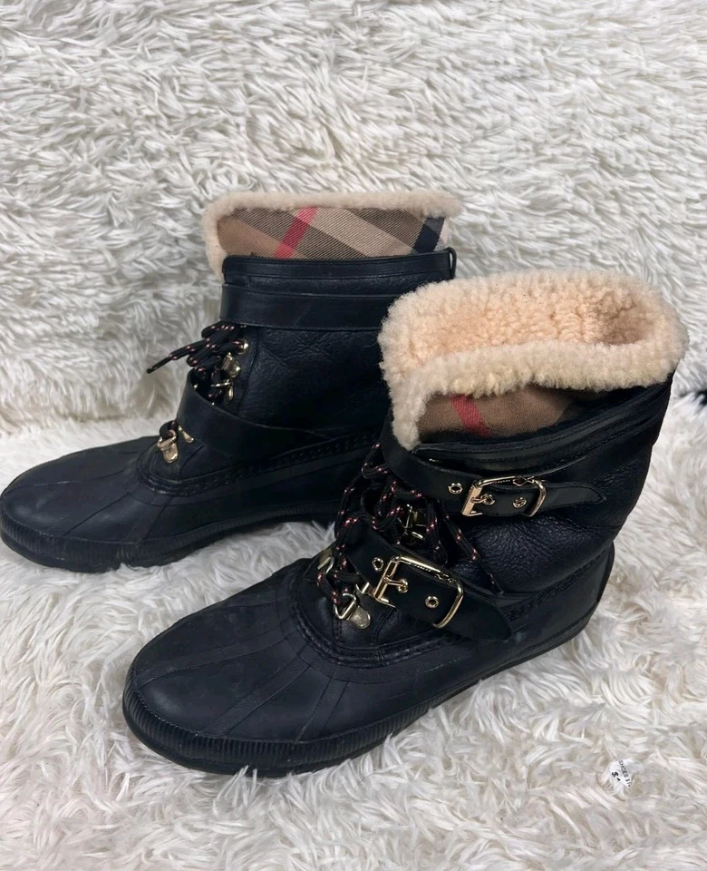Burberry Windmere Boots Black Buckle Nova Check Shearling Trim Duck Booties READ - Image 2 of 4