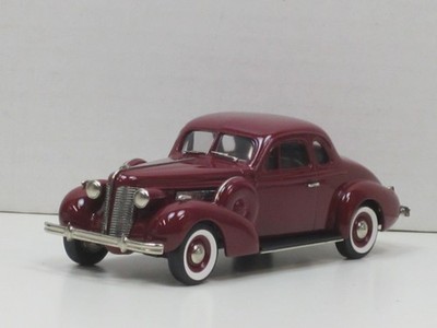 Buick Special Sport Coupé M-46S 1938 in braunrot Box Brooklin BC 021 1:43