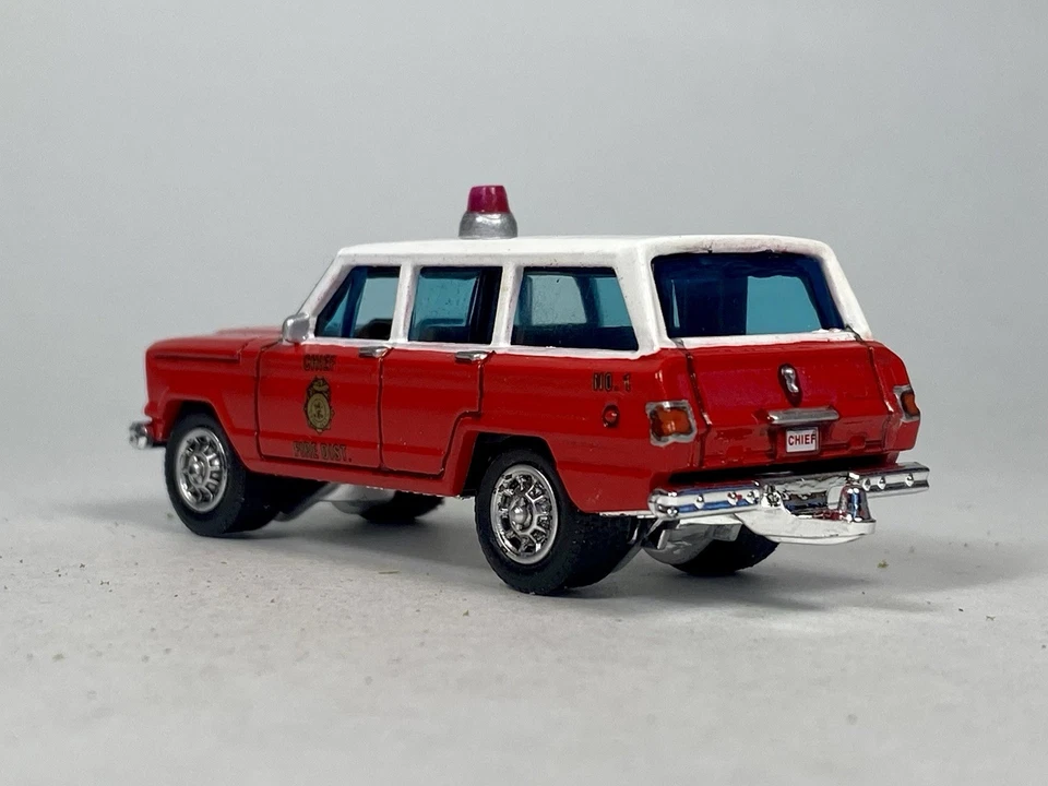 Matchbox 1964 Jeep Wagoner Custom Painted Fire Chief Truck Real Riders Wheels - Image 2 of 4