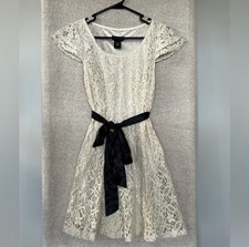 Pretty Good Lace Fit & Flare Dress Ivory Black L Knee Length Belted Scoop Neck