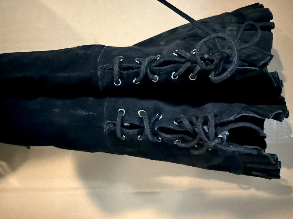 KELSI DAGGER 女式黑色性感麂皮绒高筒靴 8 码免费送货 — 第 3/4 张图片