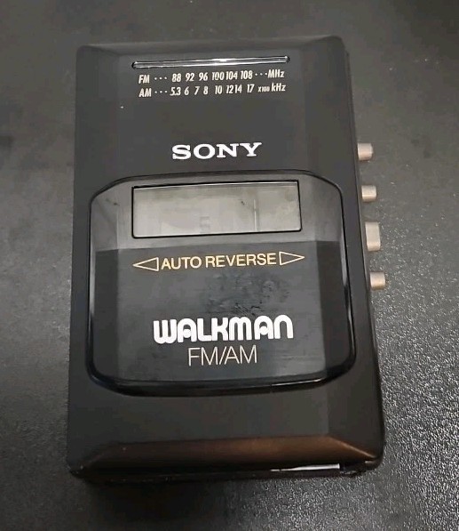 Sony Walkman WM-AF48/BF48 AM/FM Radio Cassette Player TESTED AND WORKS