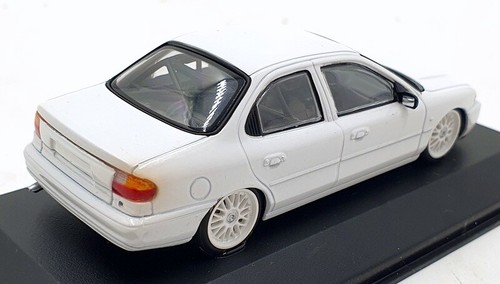 Minichamps 1/43 Scale Diecast 24425A - Ford Mondeo - White - Picture 2 of 5