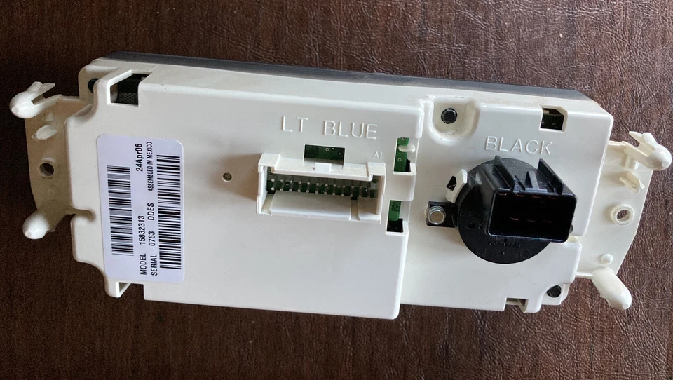 Chevrolet Silverado 1500 2007 clásico tablero moldura con controles y ventilaciones Foto 3 de 4