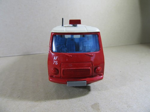 957T Vintage 1976 Solido 355 Francia Peugeot J7 AF 75 Sapeurs Pompiers 1:50 - Foto 2 di 8