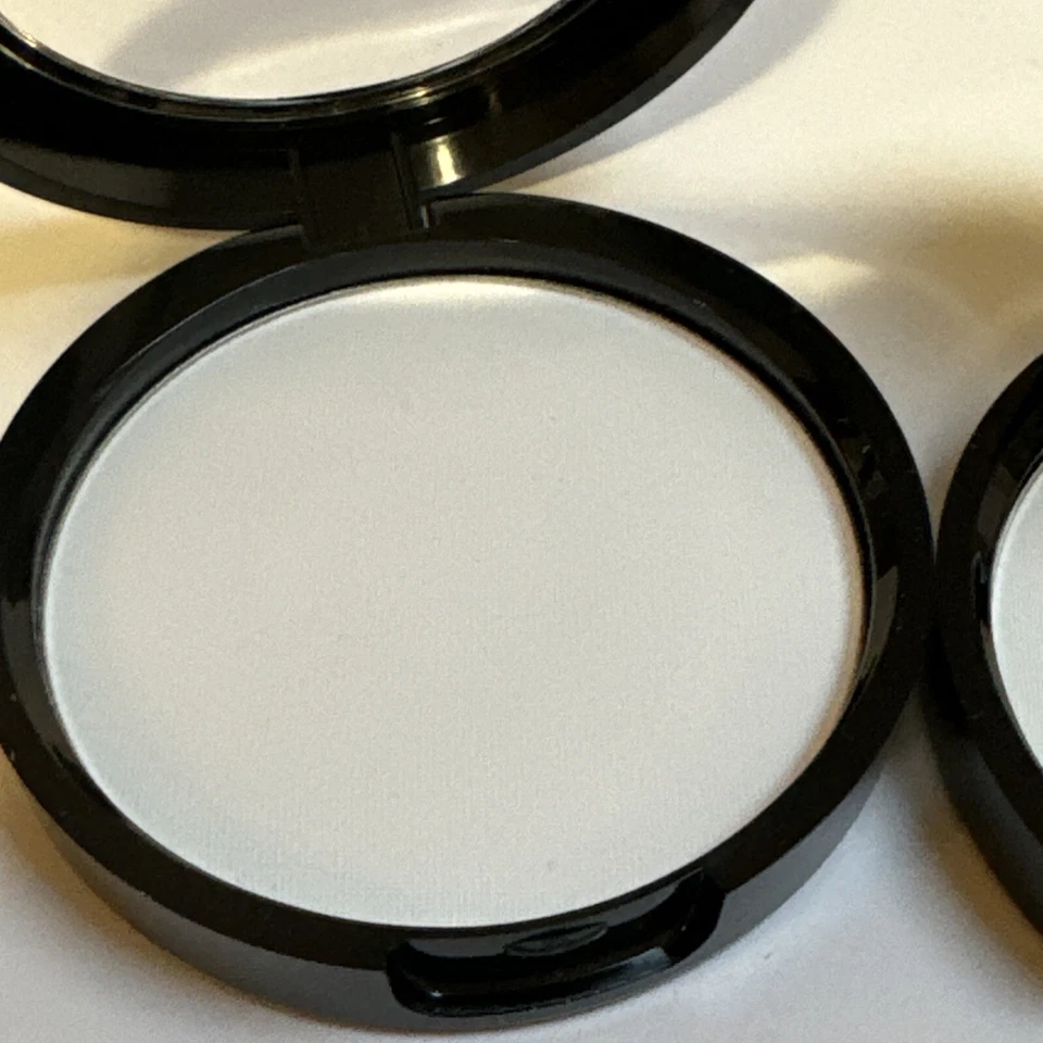 Laura Geller MATTE MAKER Invisible Oil Blotting Powder Duo New 10.5g - Image 3 of 4