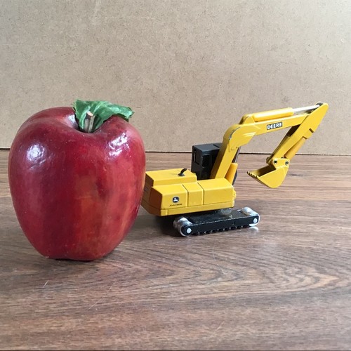 John Deere Excavator Die Cast Toy Track Hoe  308 5 SR00 ERTL On Construction Vtg