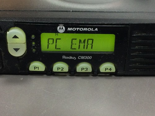 Radio Motorola Radius CM300 32 canales 40 W VHF, modelo # AAM50KQF9AA1AN, con micrófono - Imagen 11 de 11