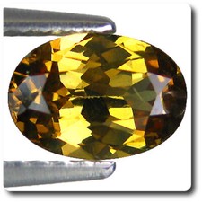 Pierres et Minéraux. 0.90 cts GRENAT COULEUR CHANGEANTE. VVS Sri Lanka.