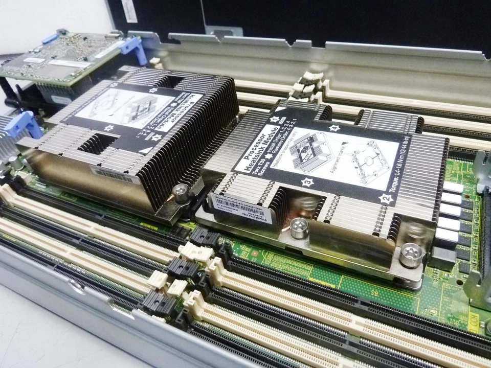 Lenovo ThinkSystem SN550 Blade | 7X16 | 01KP356 | Unidades y RAM no incluidas Foto 4 de 4