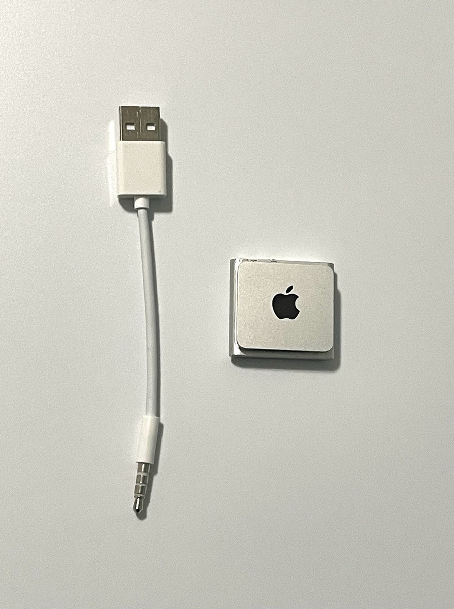 Apple iPod Shuffle 2GB 4th Generation A1373 Silver w Charging Cord