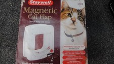 STAYWELL MAGNETIC CAT FLAP IN WHITE WITH COLLAR