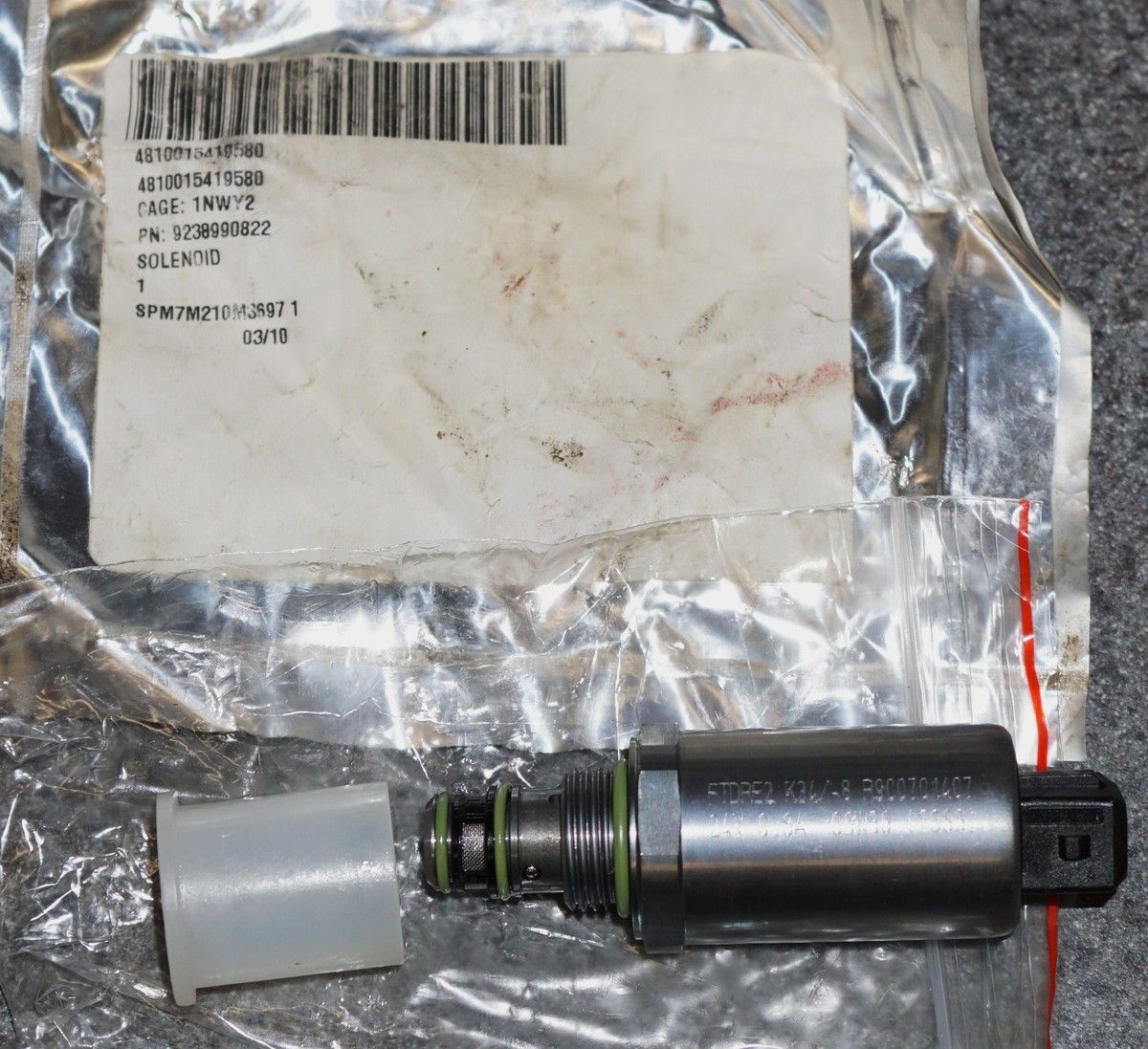 KALMAR CONTAINER HANDLER 24V SOLENOID CONTROL VALVE 923899.0822 