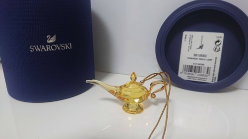 Swarovski π Disney's Aladdin Wunderlampe Ornament Disney Magic Lamp 5610683 Neu - Picture 3 of 3