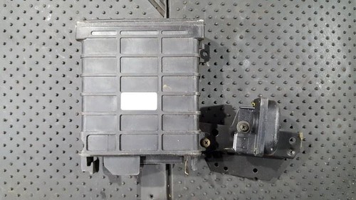 Volkswagen Passat 1992 ECU Engine Computer (Engine Control Unit) 0 #170472-45
