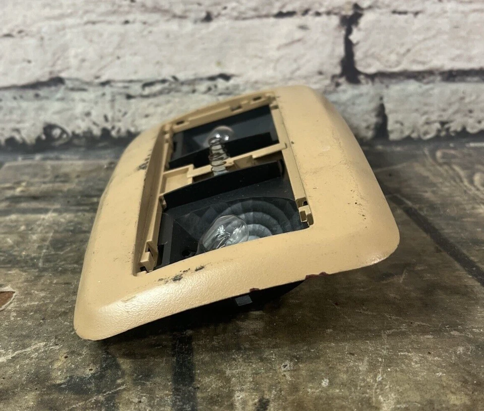91-96 Oldsmobile 98 Regency Elite Touring Sedan Overhead Light Assembly - Image 2 of 4