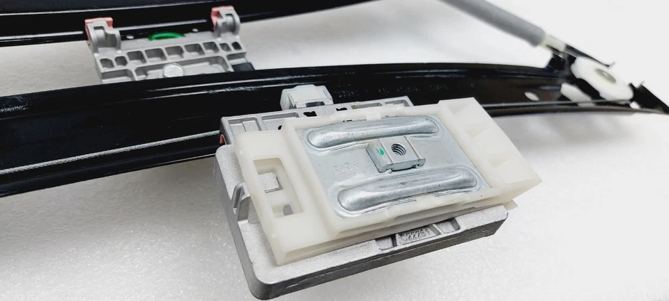 2015-2023 Ford Mustang Front Left Driver Window Regulator FR3Z6323209D - Imagem 3 de 4