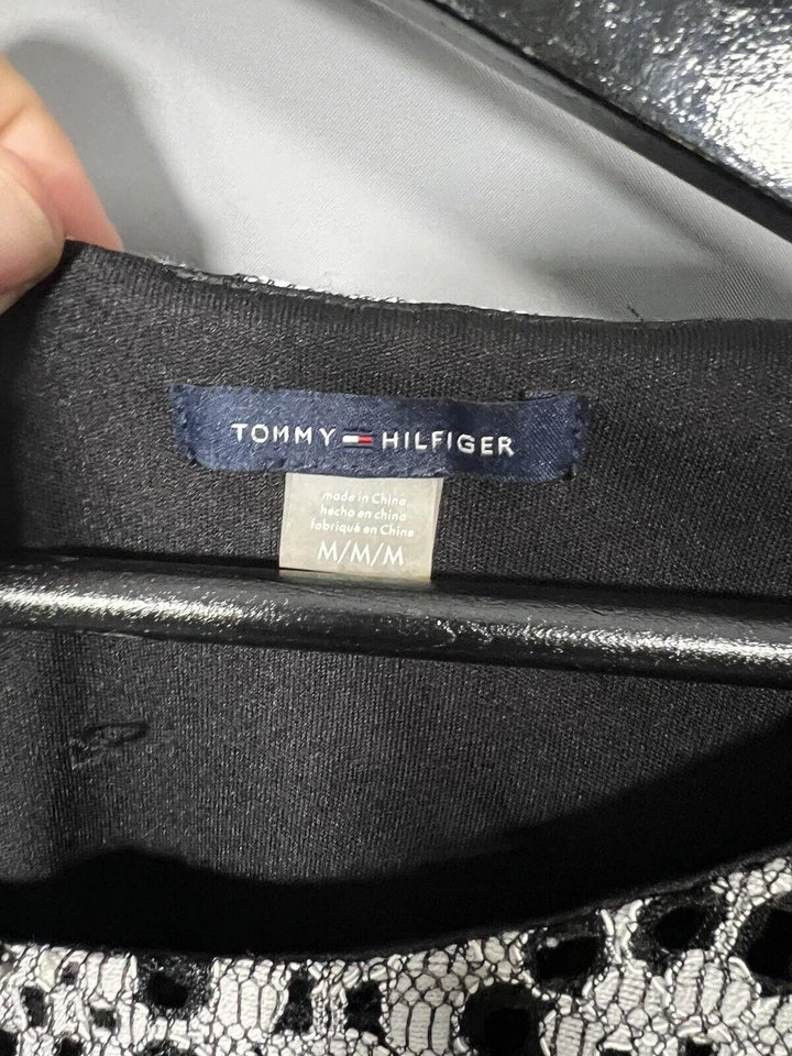 Top TOMMY HILFIGER - Talla Mediana - Floral - Excelente Estado - Para Mujer’s Foto 3 de 4