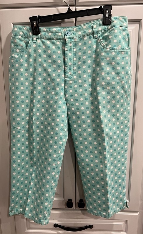 BILL BLASS JEANSWEAR LADIES PETITE GREEN WHITE POLKA DOT 5 POCKET CAPRIS Sz 14P