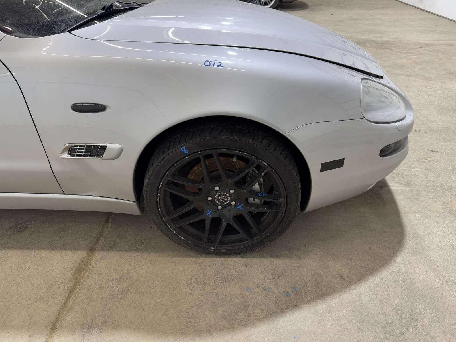 03-06 MASERATI SPYDER PASSENGER RIGHT FRONT FENDER GRIGIO TOURING METALLIC