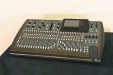 Behringer X32 40-Channel Digital Mixing Console CG01VA2