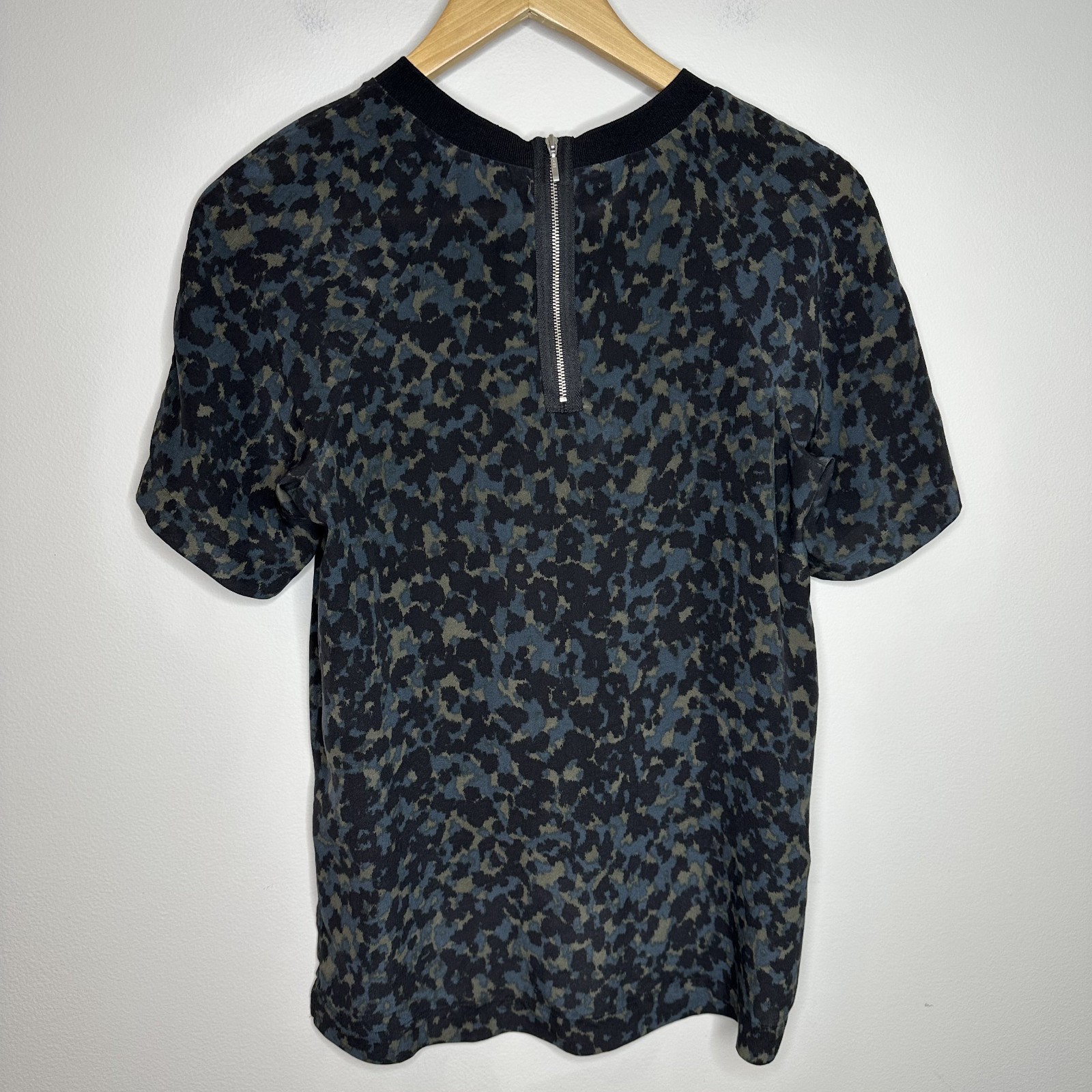 FILA T shirt Madewell in seta a maniche corte con macchie di inchiostro leopardate taglia small