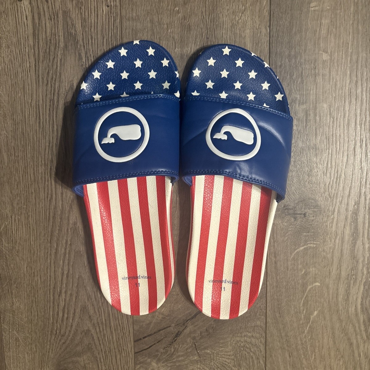 Vineyard Vines USA slides size 11