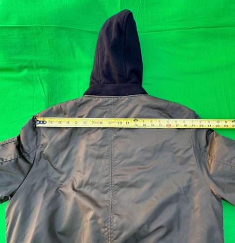 Giubbotto bomber verde uomo Guess taglia L. - Foto 9 di 11